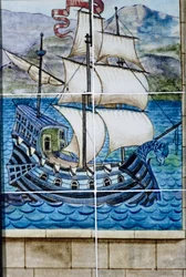 Seis azulejos que representan un galeón